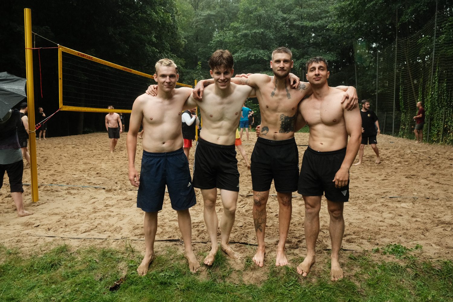 Beachvolleyball-Turnier – Teams vor dem Anpfiff